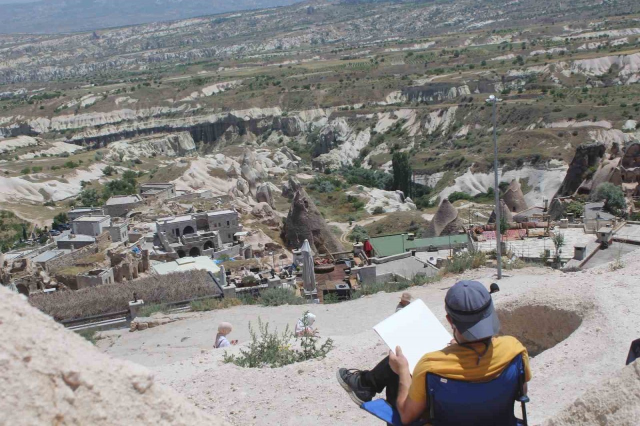 Ressamlar Kapadokya’yı resmetti