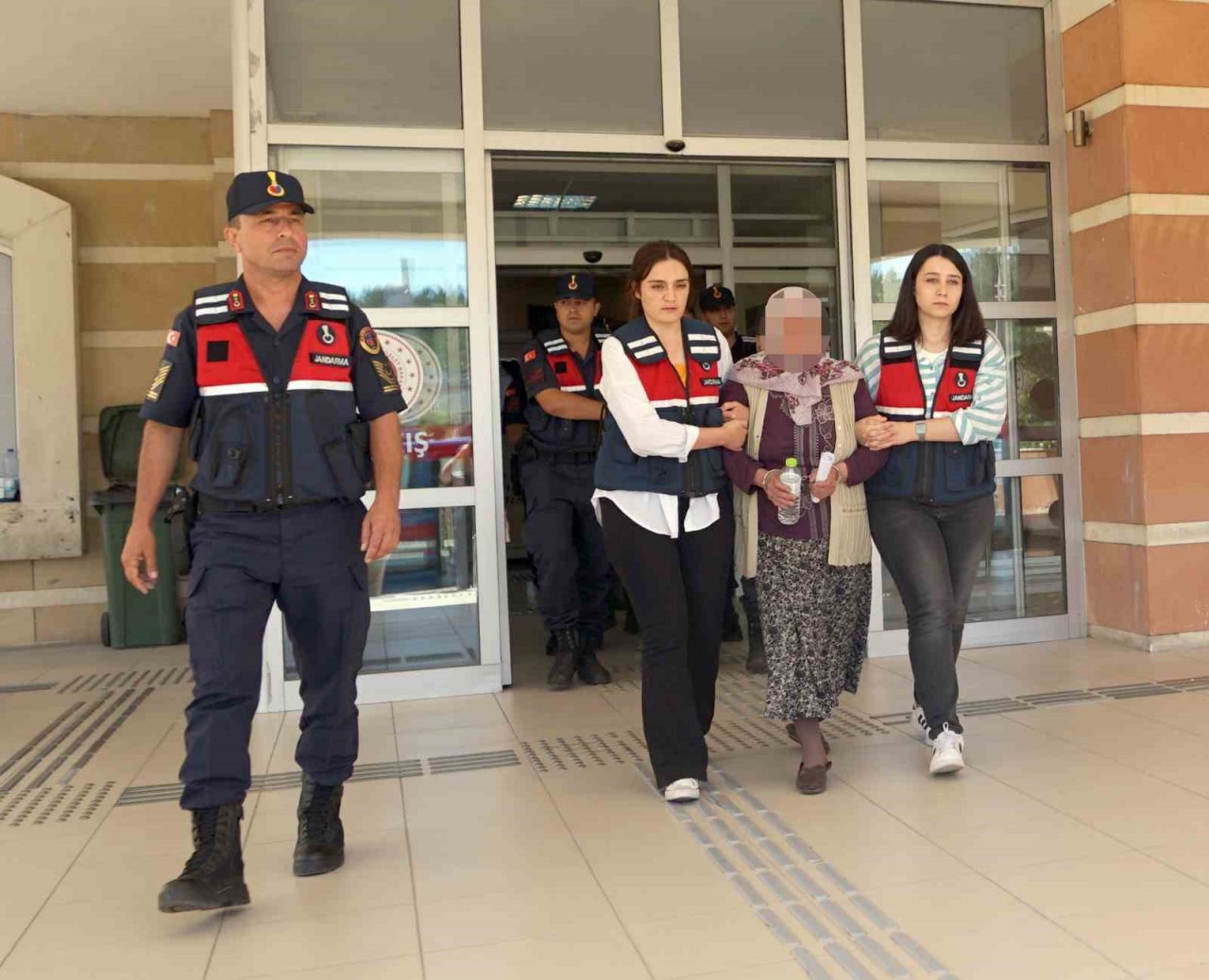 Öldürdükleri kişinin cesedini çuvalla dereye atan 3 kişi tutuklandı