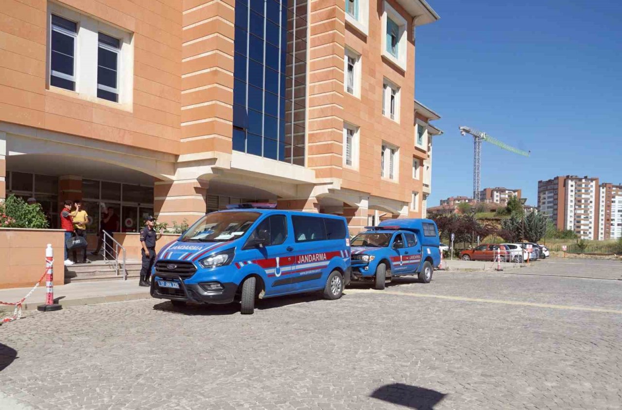 Öldürdükleri kişinin cesedini çuvalla dereye atan 3 kişi tutuklandı