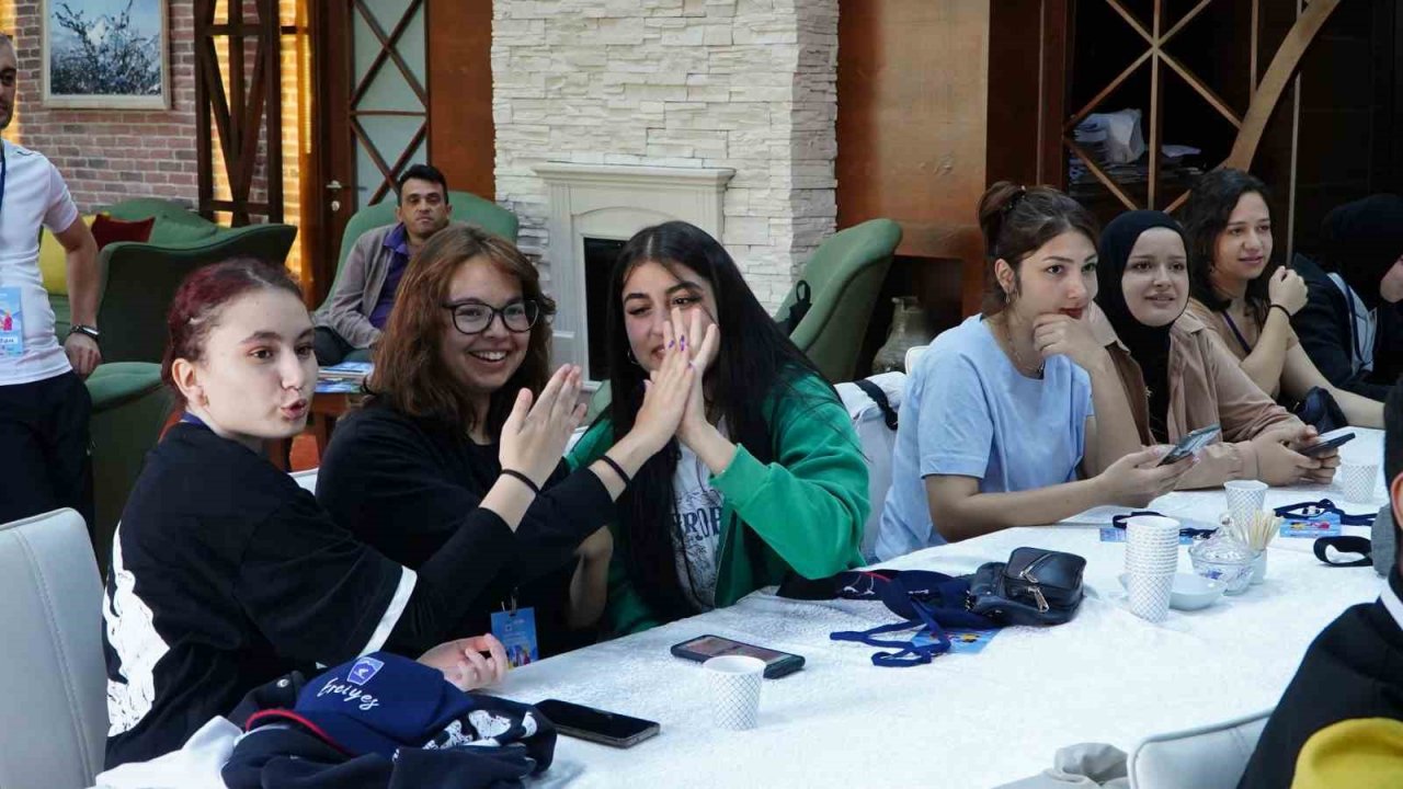 Gençler; ’Dünya Gençlik Becerileri Günü’nde Erciyes’te Buluştu