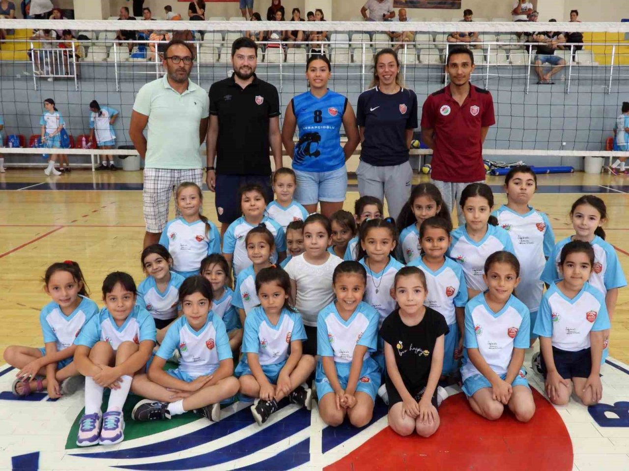 Kepez’in genç voleybolcusu İzmir’e transfer oldu