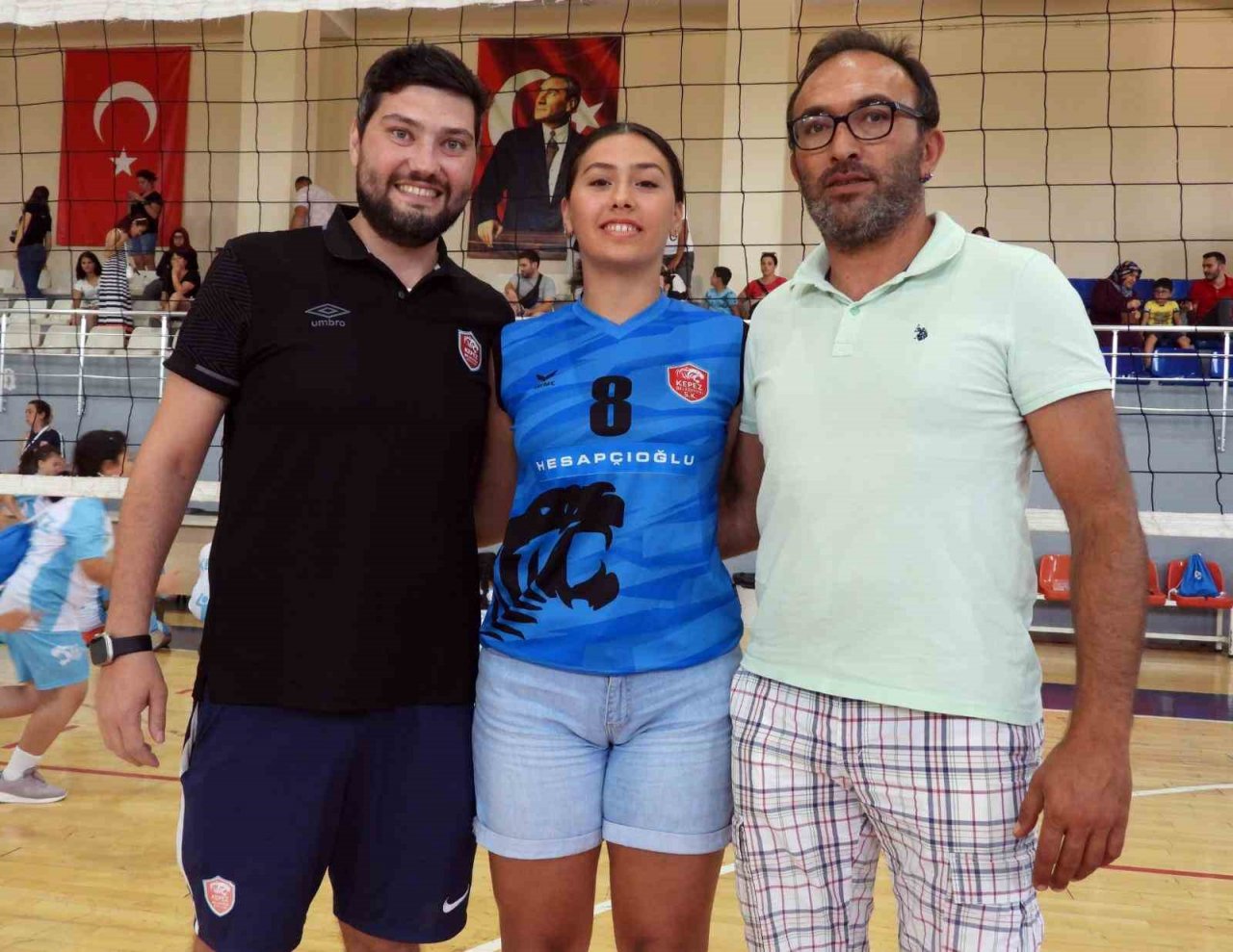 Kepez’in genç voleybolcusu İzmir’e transfer oldu