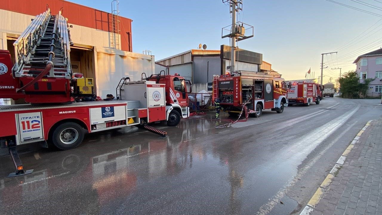 Fabrika jeneratöründe yangın çıktı