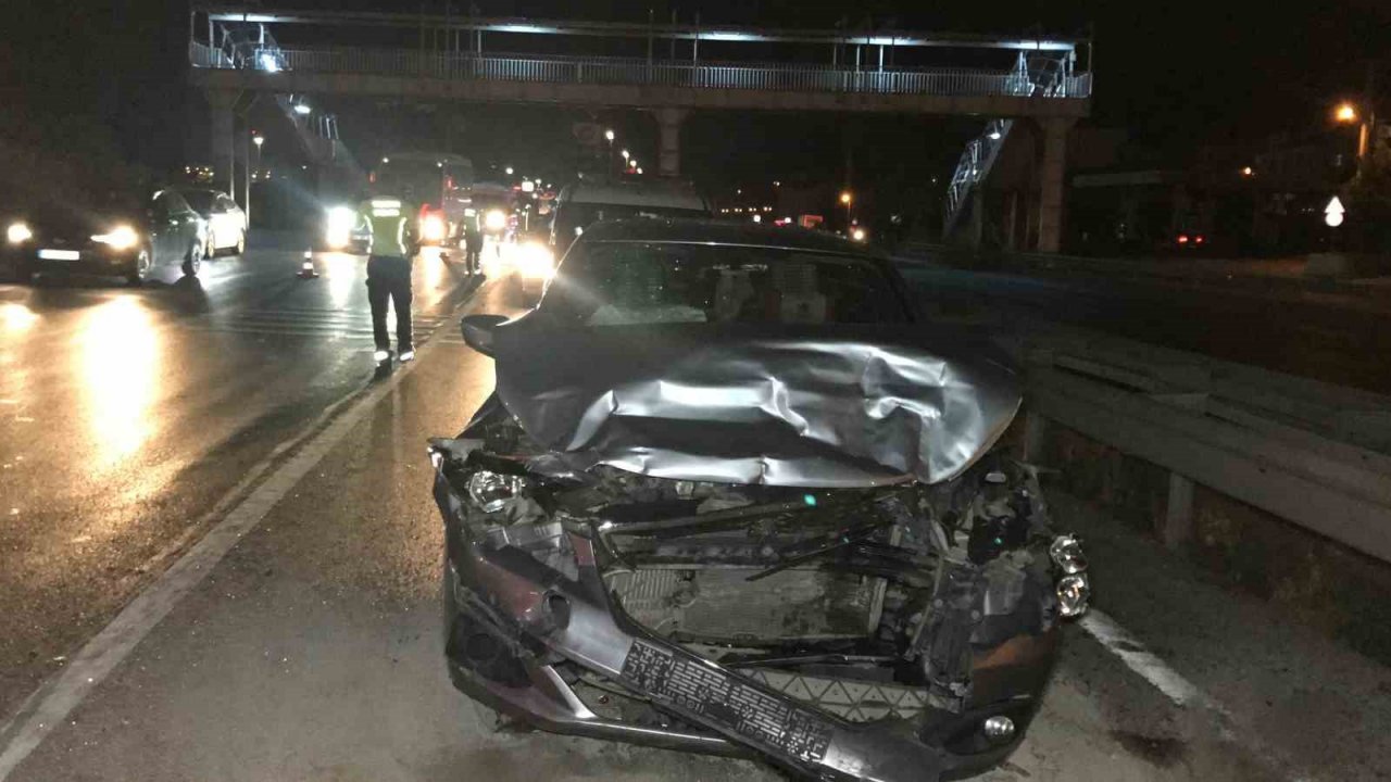 4 aracın karıştığı zincirleme kazada 4 kişi yaralandı