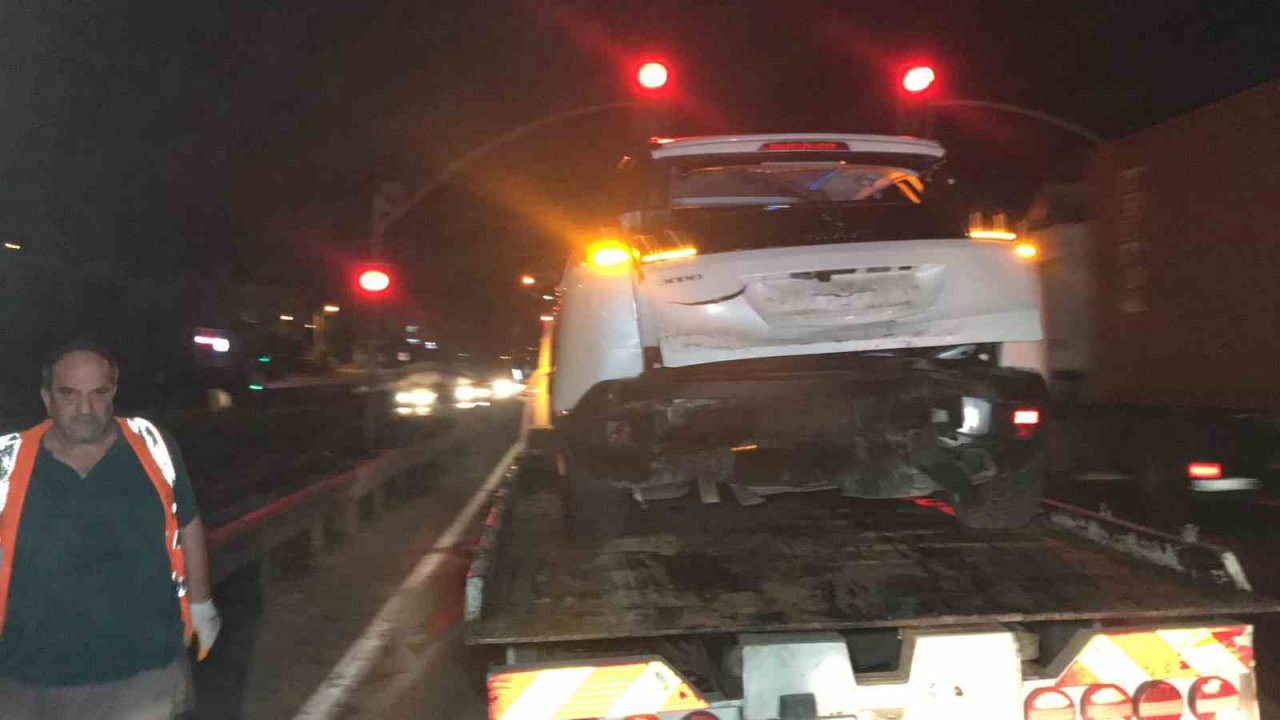 4 aracın karıştığı zincirleme kazada 4 kişi yaralandı