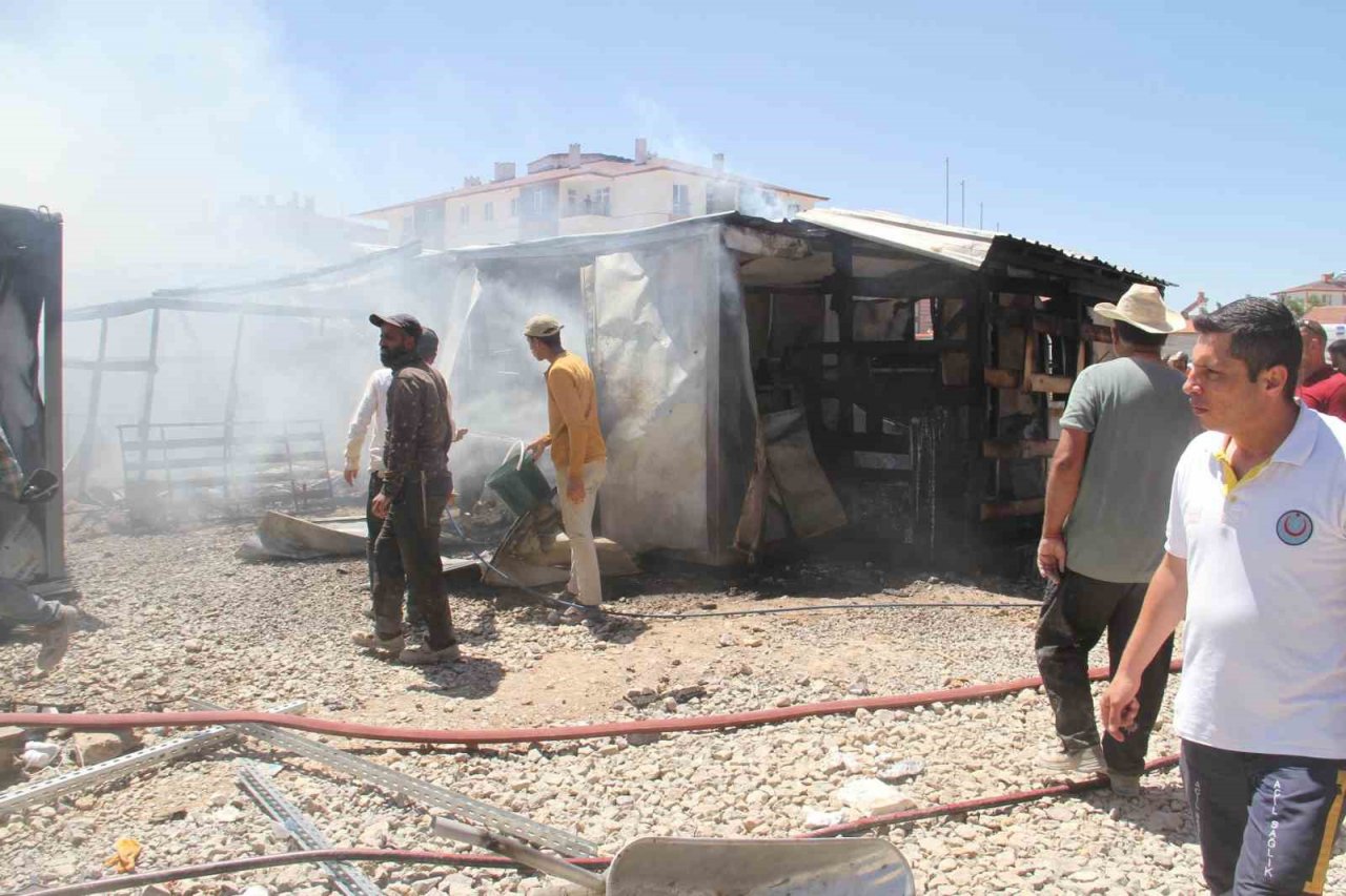 Konya’da şantiye işçilerinin kaldığı konteynerde yangın
