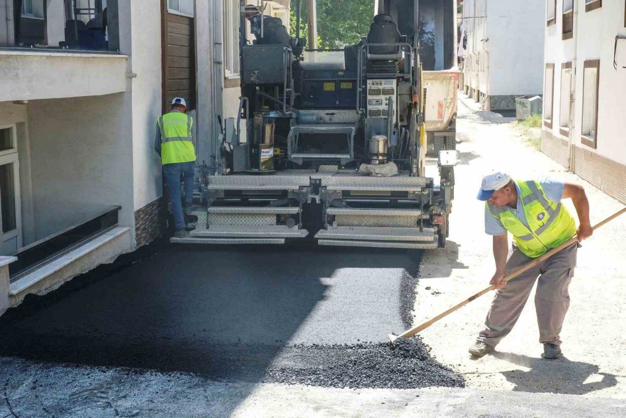 Kütahya Belediyesinin asfalt mesaisi