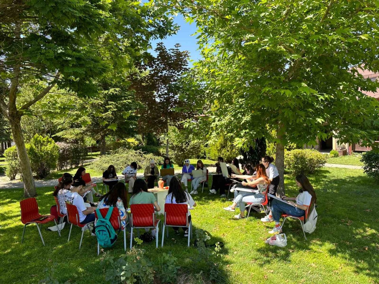 Güzel Sanatlar Merkezinde Yetişen Gençler Hayallerine Kavuşuyor