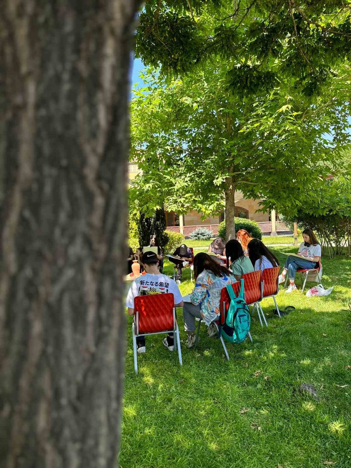 Güzel Sanatlar Merkezinde Yetişen Gençler Hayallerine Kavuşuyor