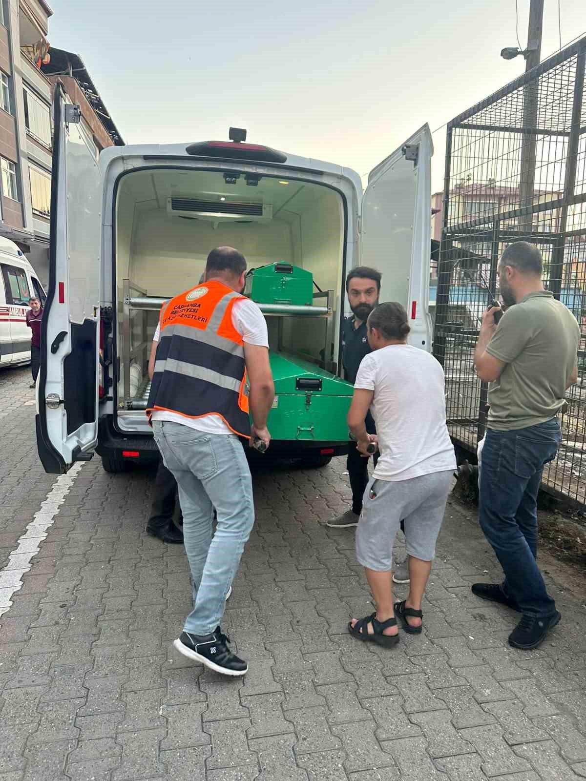 Mahalle muhtarı ölü bulundu