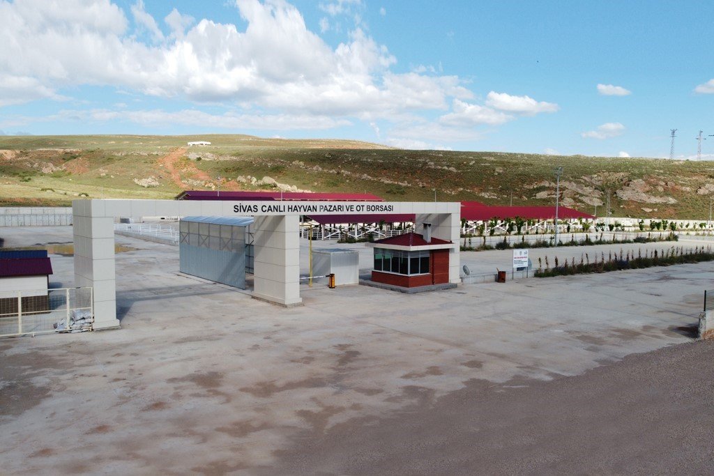 Canlı Hayvan Pazarı ve Ot Borsası, Sivas hayvancılığına kazandırıldı