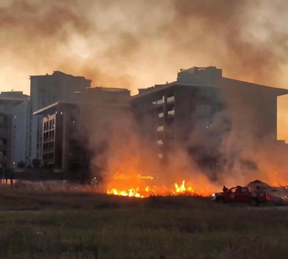 Mahalle arasında korkutan yangın