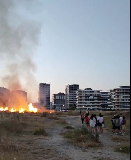 Mahalle arasında korkutan yangın