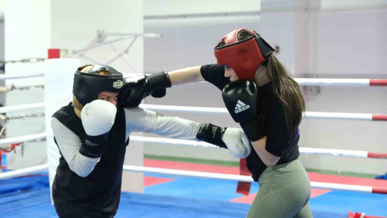 Tekkeköy’de yazın neşesi spor okullarında yaşanıyor