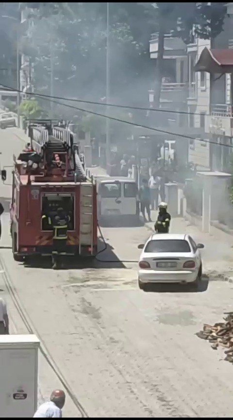 Bir anda motor kısmından duman yükseldi, faciadan dönüldü