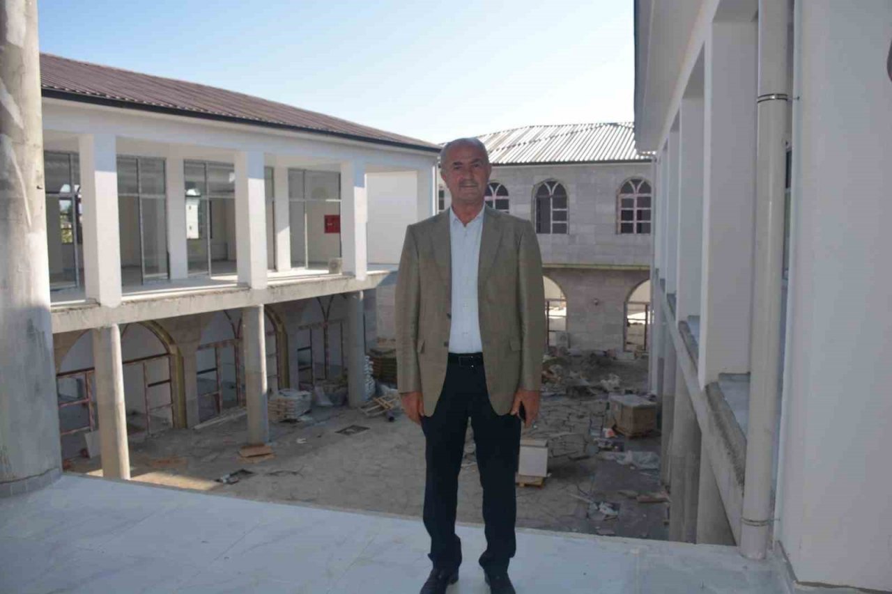 Tuşba’nın ödüllü projesi ‘Bedesten Çarşısı’ yatırımcısını bekliyor