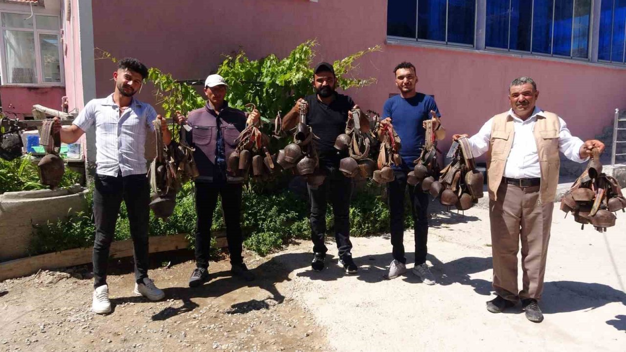 Çocukluğundan buyana biriktirdiği tongurdaklarla koleksiyon yaptı