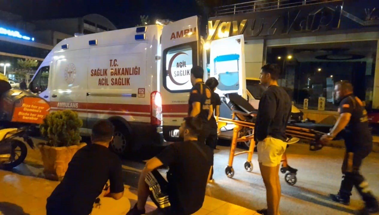 Motosiklet ile otomobil çarpıştı; 1 yaralı