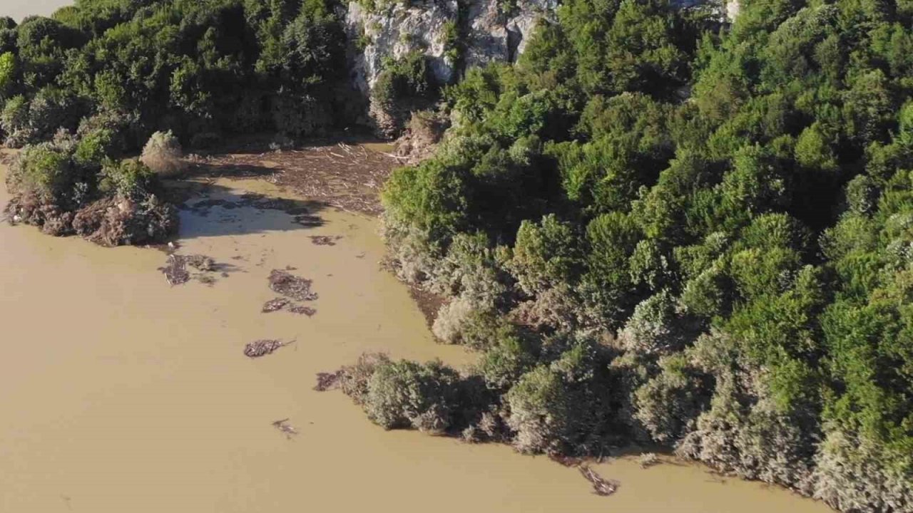 Su seviyesi tarihi zirveye ulaşan Hasanlar Barajı havadan görüntülendi
