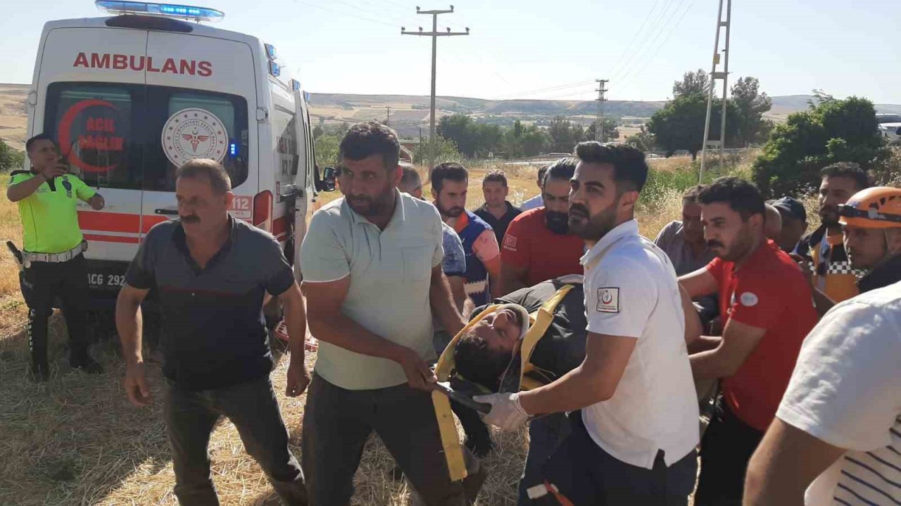 Tekstil işçilerini taşıyan minibüs tarlaya uçtu: 5 yaralı