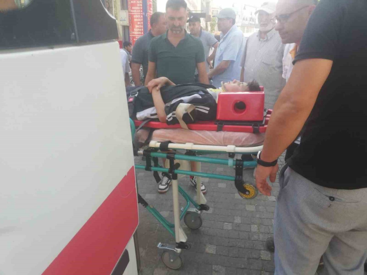 Otomobilin çarptığı bisiklet sürücüsü yaralandı