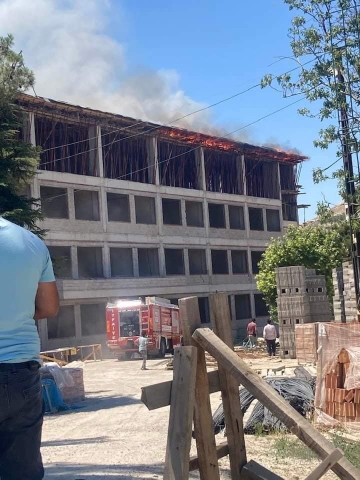 Başkentte okul inşaatında çıkan yangın korkuttu