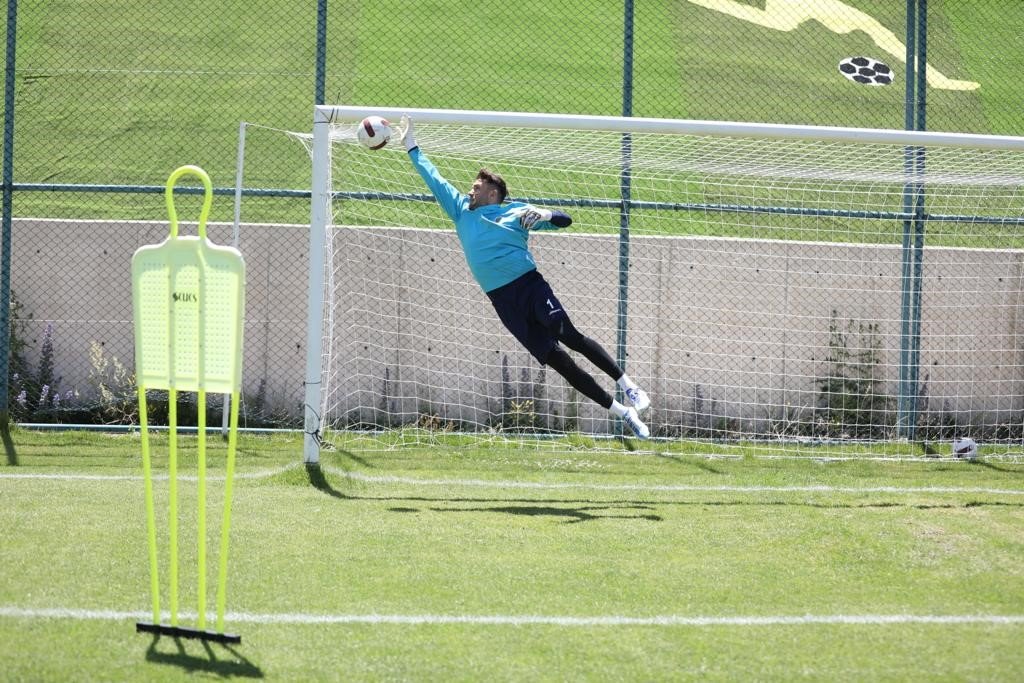 Alanyaspor Erzurum kampında çalışmalarını sürdürdü