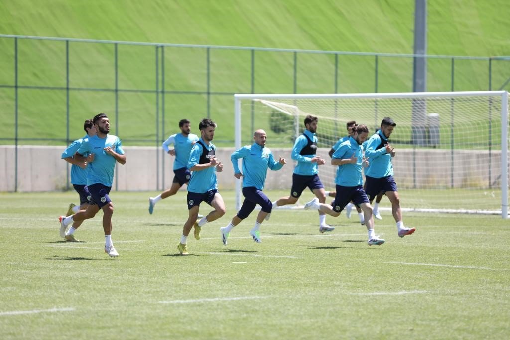 Alanyaspor Erzurum kampında çalışmalarını sürdürdü