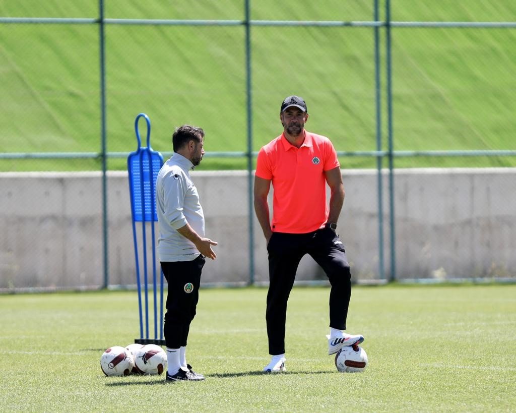 Alanyaspor Erzurum kampında çalışmalarını sürdürdü