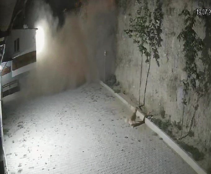 2 kişiye mezar olan otomobil uçurumdan böyle düştü