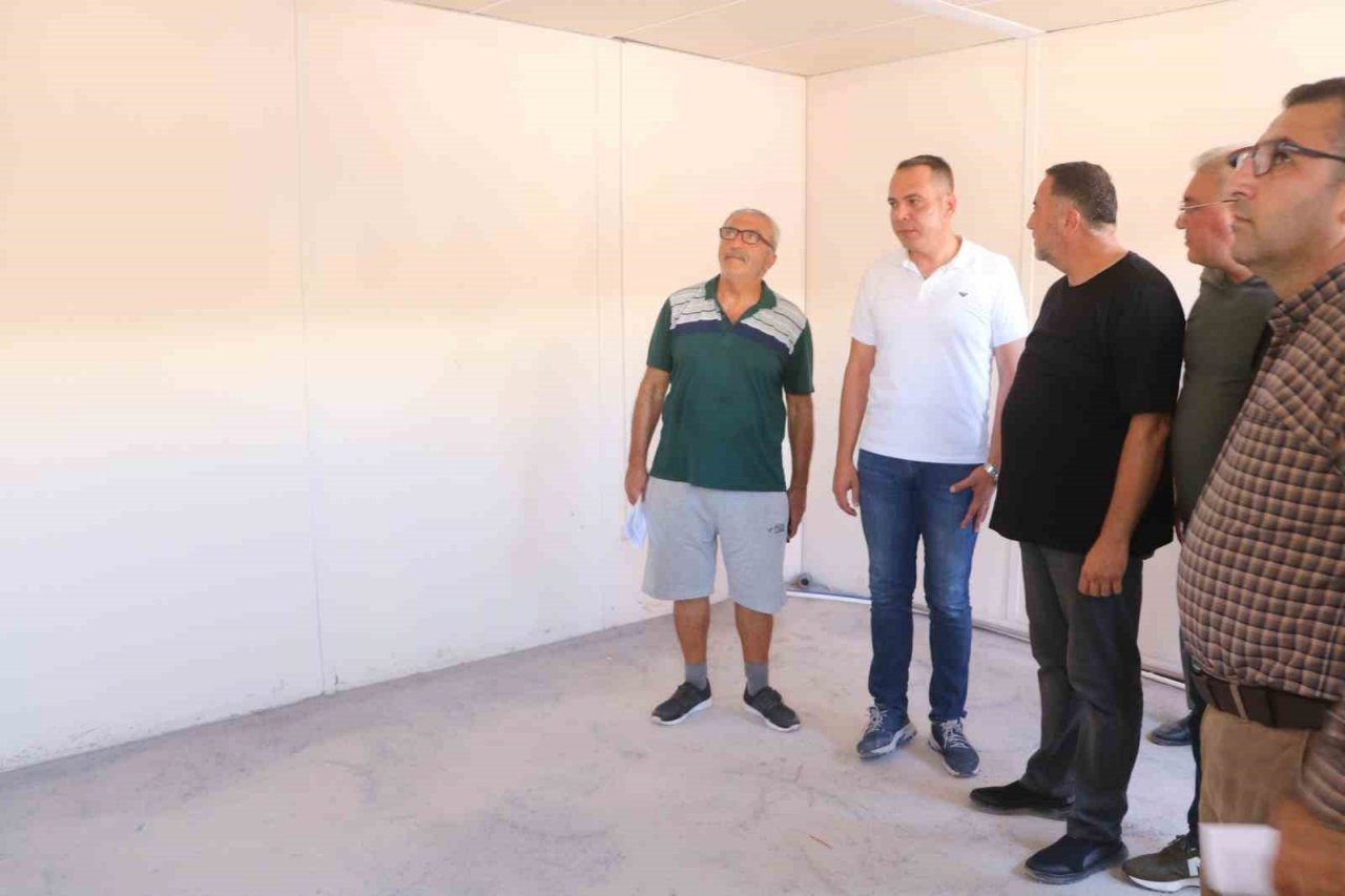 Enkaz kentte hüzünlü anahtar teslimi