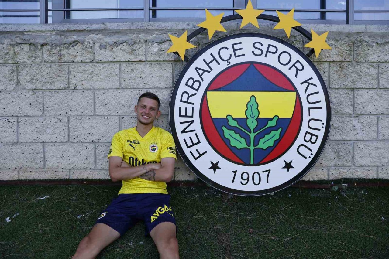 Sebastian Szymanski: “Takımım için en iyisini sergilemeye çalışan bir oyuncuyum”