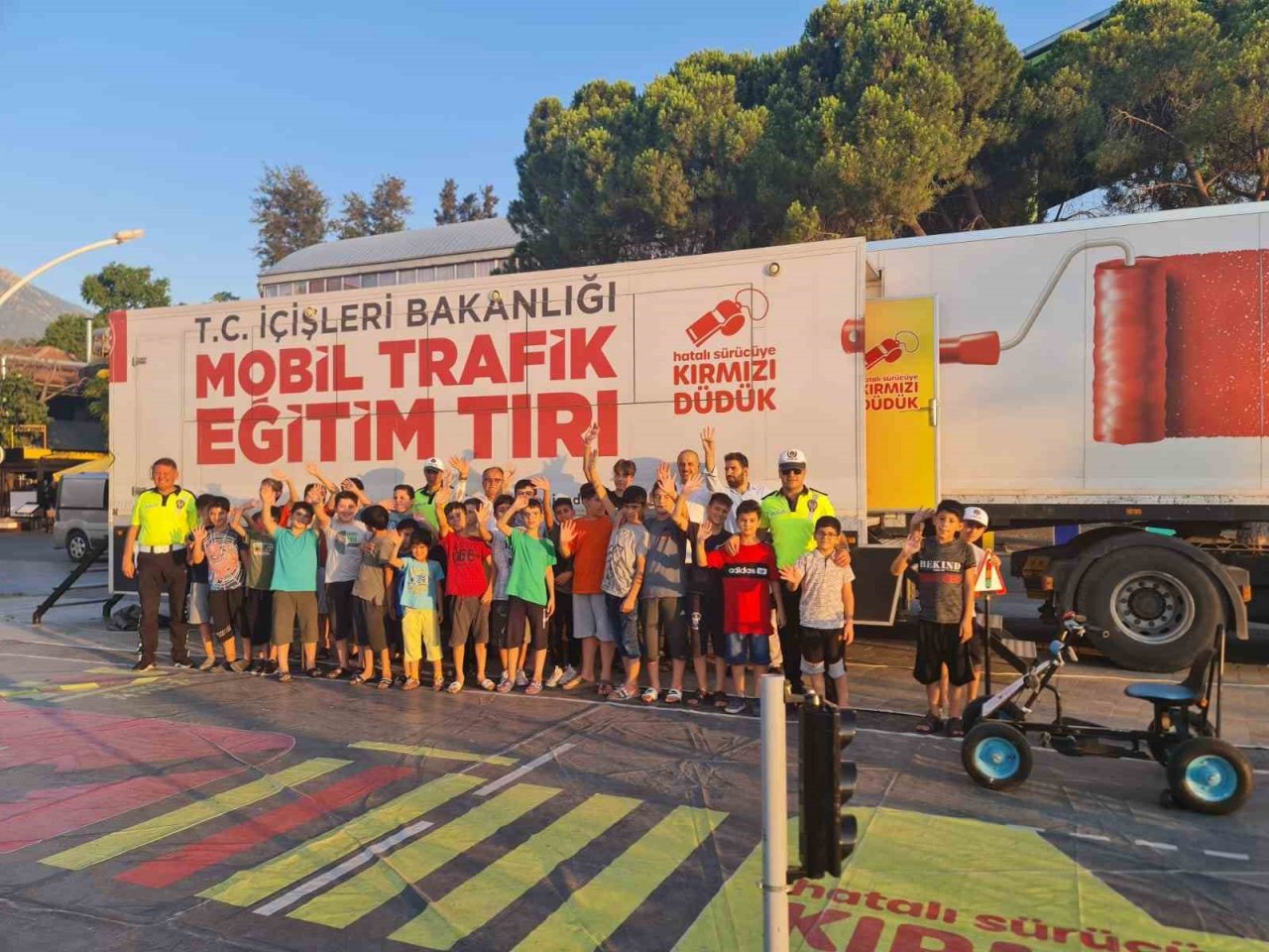 Fethiye emniyetinden ’Mobil Trafik Eğitim Tırı’