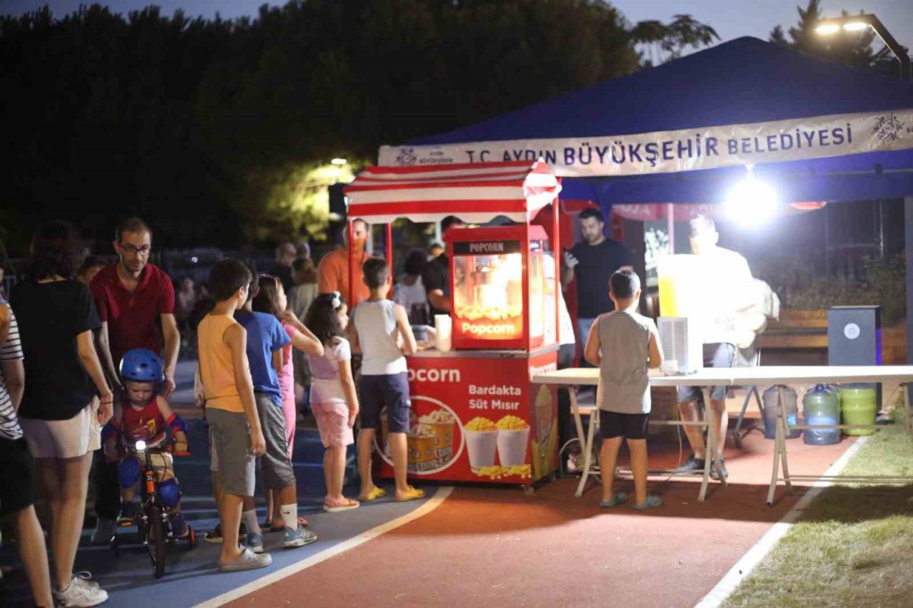 Mimar Sinan Parkı Aydınlıların uğrak yeri oldu