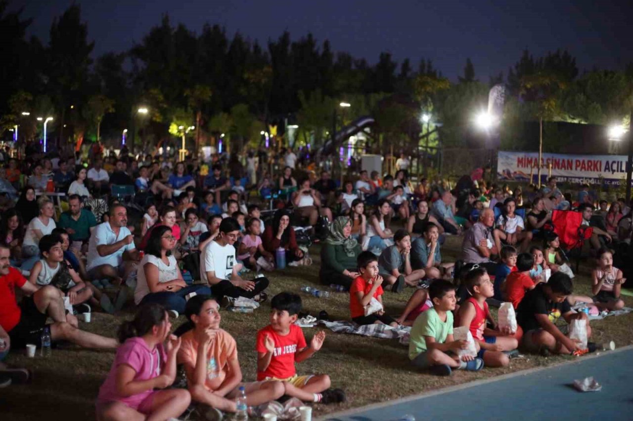 Mimar Sinan Parkı Aydınlıların uğrak yeri oldu