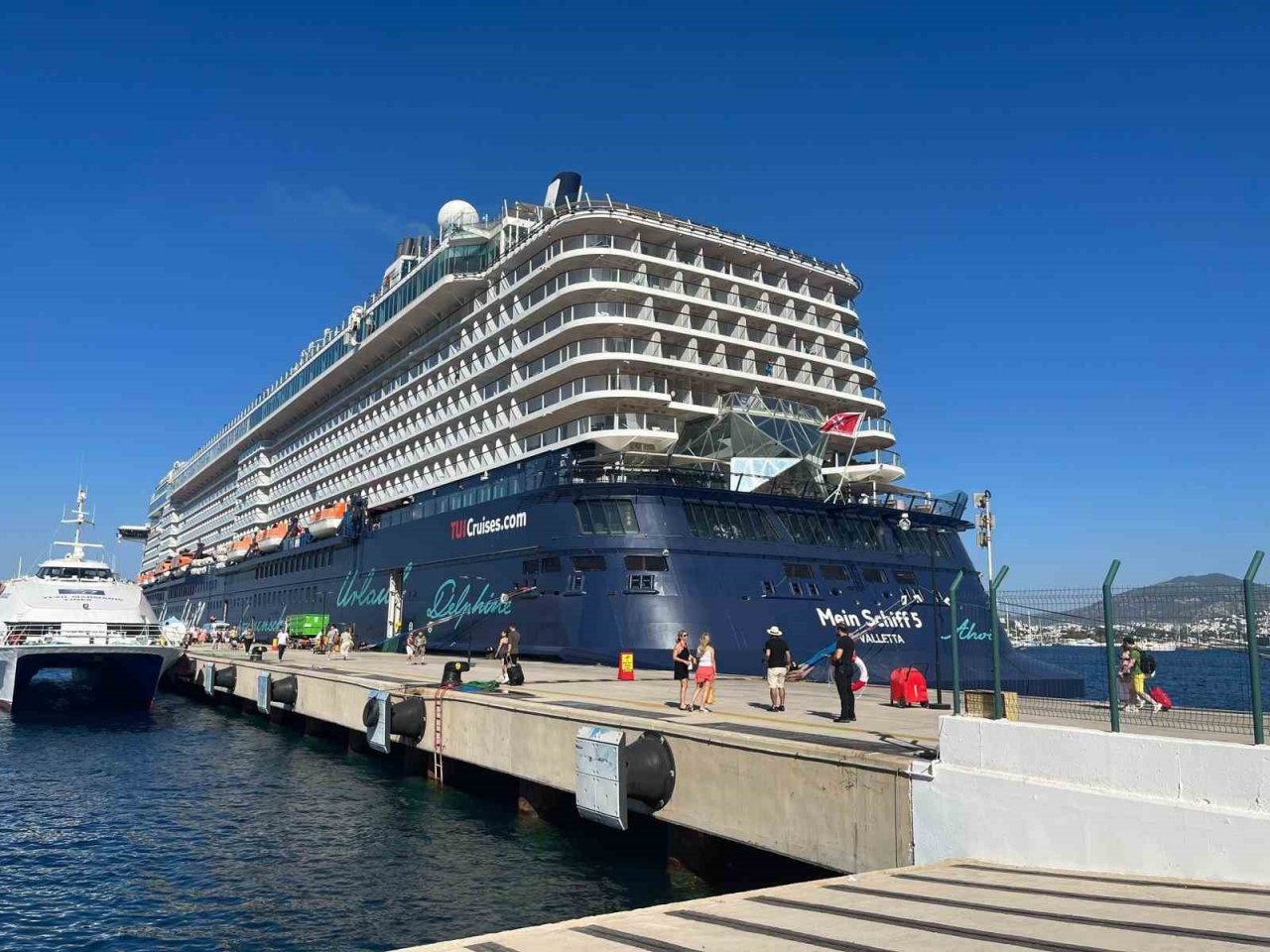 "Mein Schiff 5" yeniden Bodrum’da