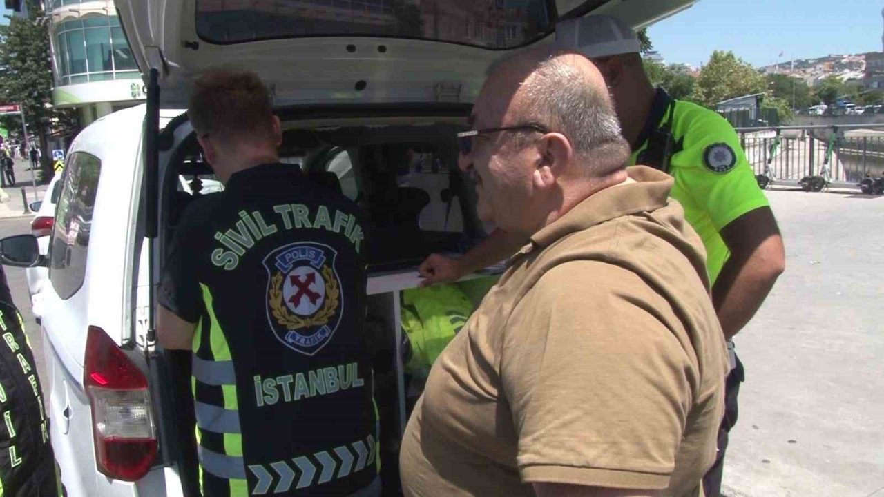 Kadıköy’de ‘göbeğim var’ diyen minibüs şoförü cezadan kaçamadı
