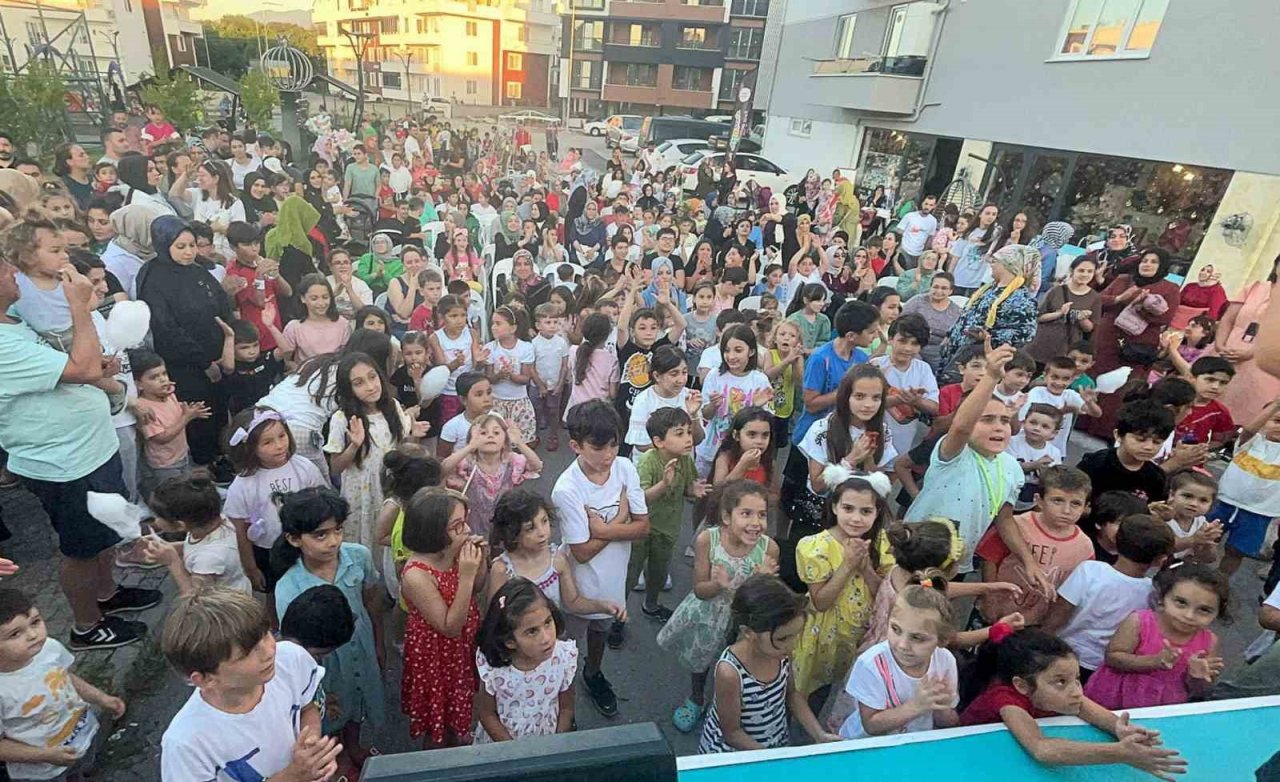 Gölcüklü çocuklar bu yaz da doyasıya eğleniyor