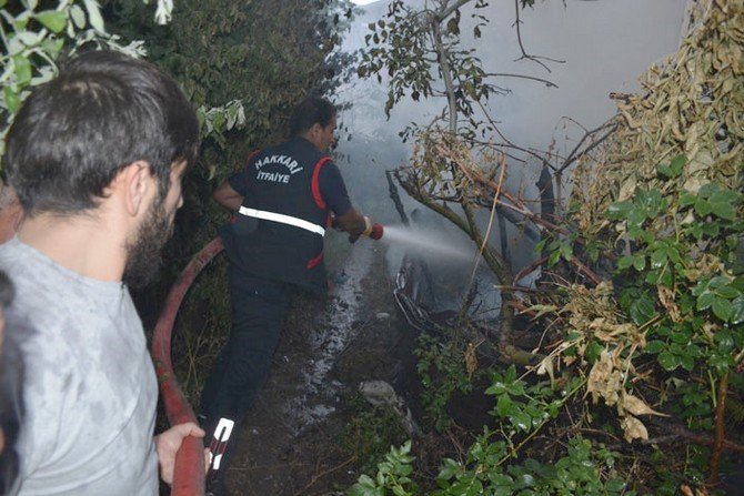Hakkari’de korkutan yangın