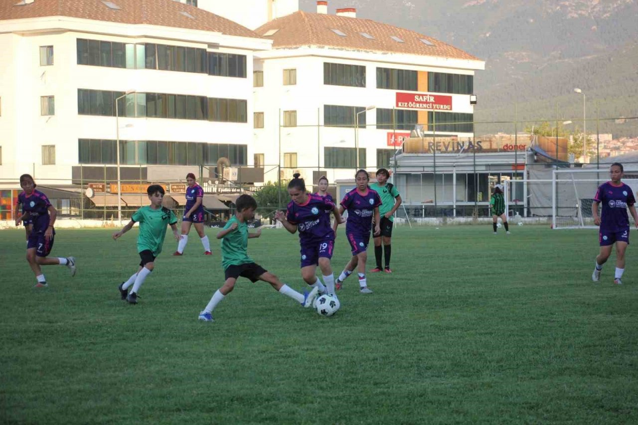 Horozkent hedefini Süper Lig olarak belirledi