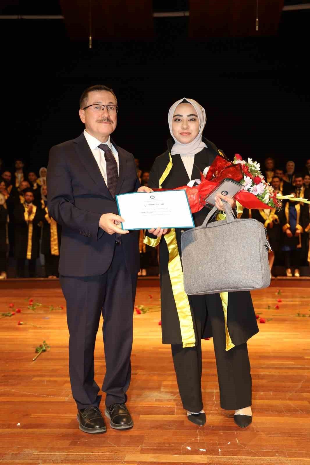 İnönü’den bu yıl 112 diş hekimi mezun oldu