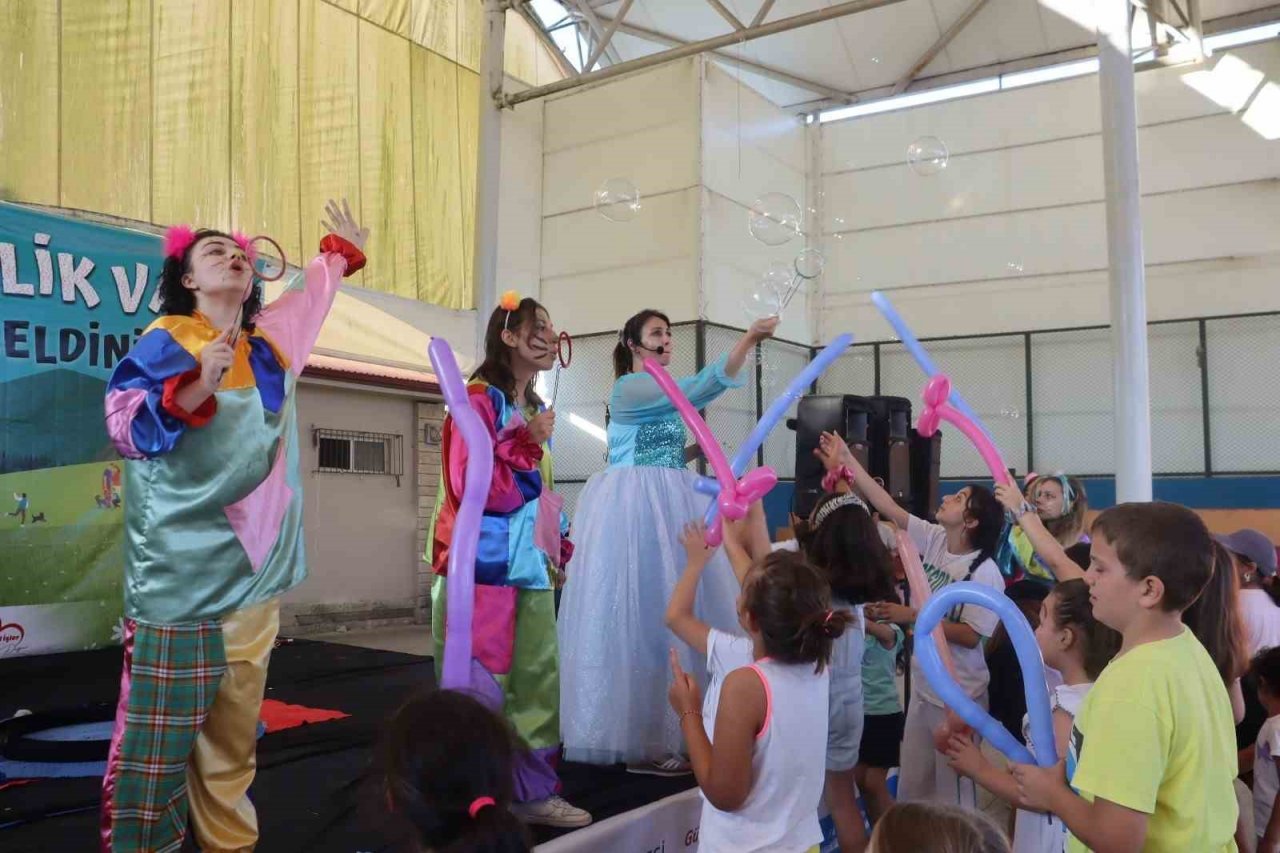 "Bizim Köyde Şenlik Var" programı başladı