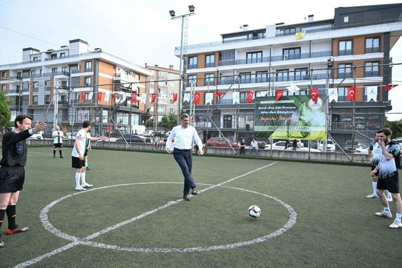 Belediye personelleri futbol turnuvasında ter döktü