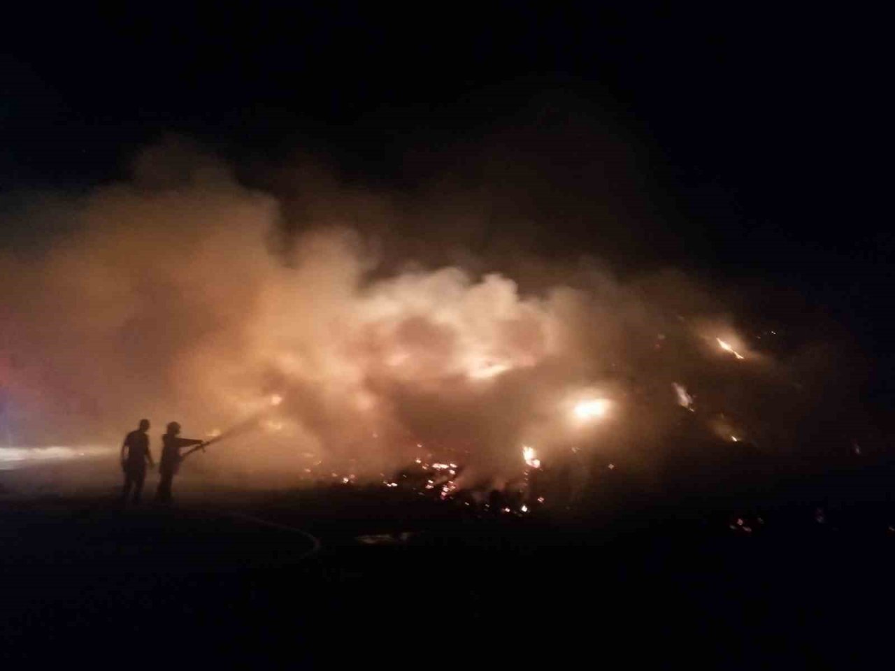 Manisa’da 15 bin balya saman kül oldu