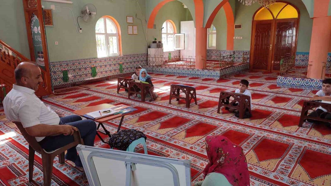 Sarıgöl’de yaz Kur’an kursları yoğun ilgi görüyor