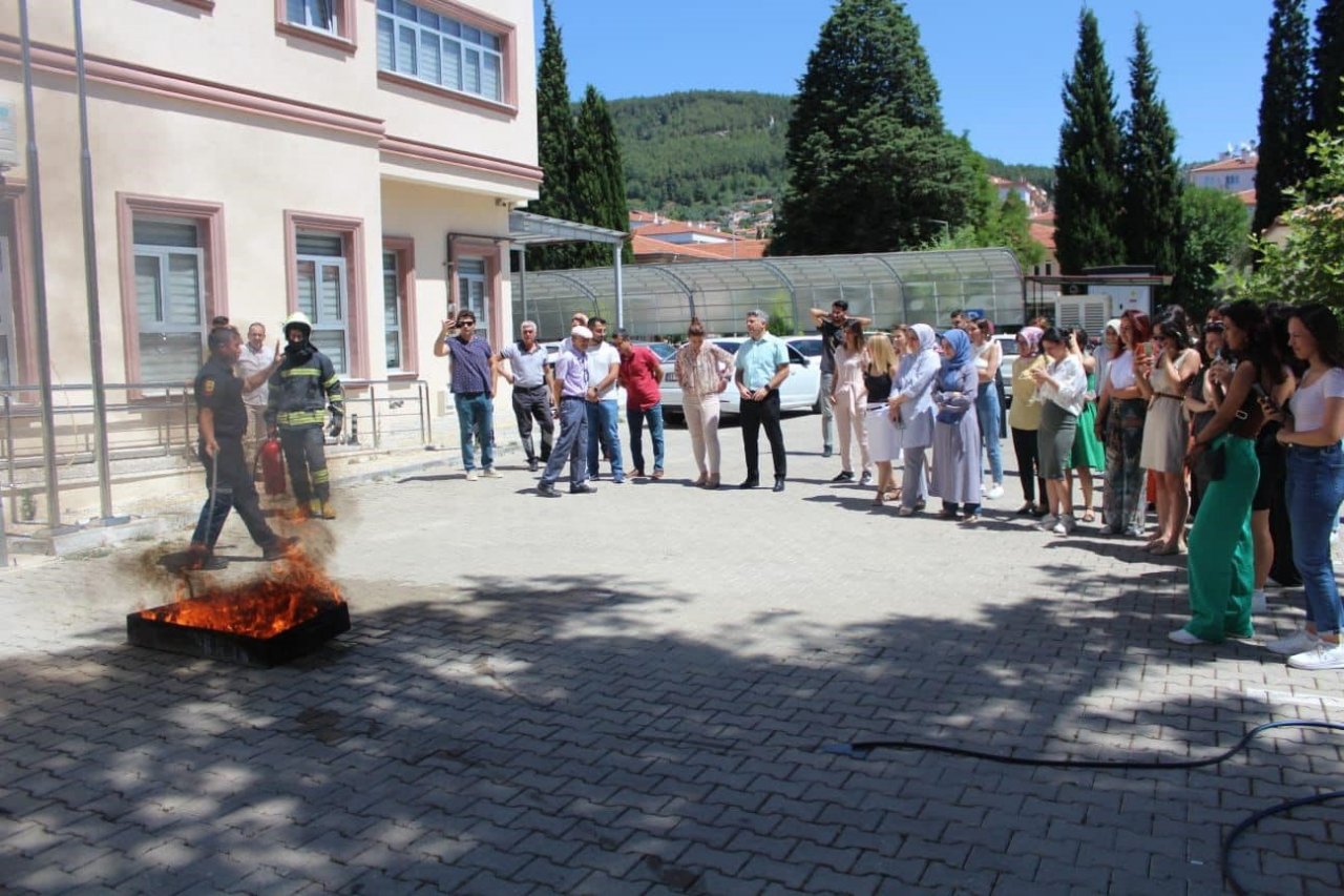 Aile ve Sosyal Hizmetler Muğla İl Müdürlüğü personellerine yangın eğitimi verildi