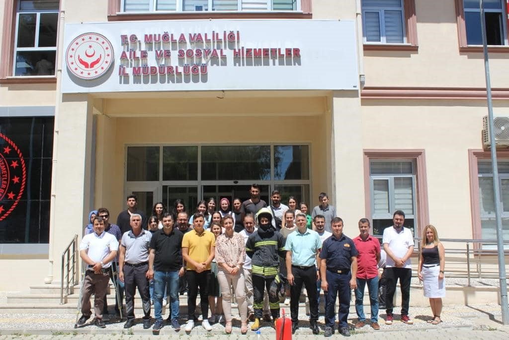 Aile ve Sosyal Hizmetler Muğla İl Müdürlüğü personellerine yangın eğitimi verildi