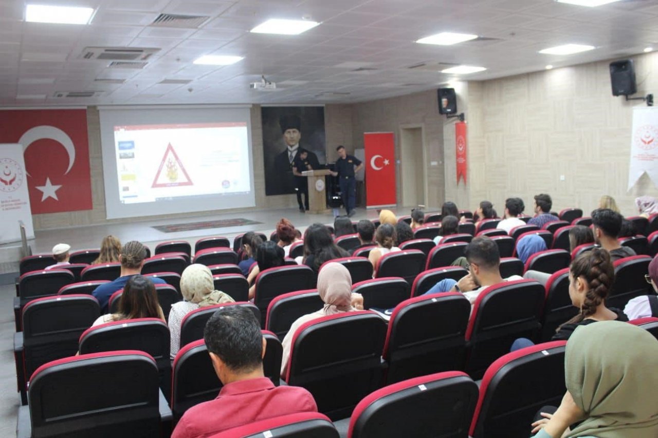 Aile ve Sosyal Hizmetler Muğla İl Müdürlüğü personellerine yangın eğitimi verildi