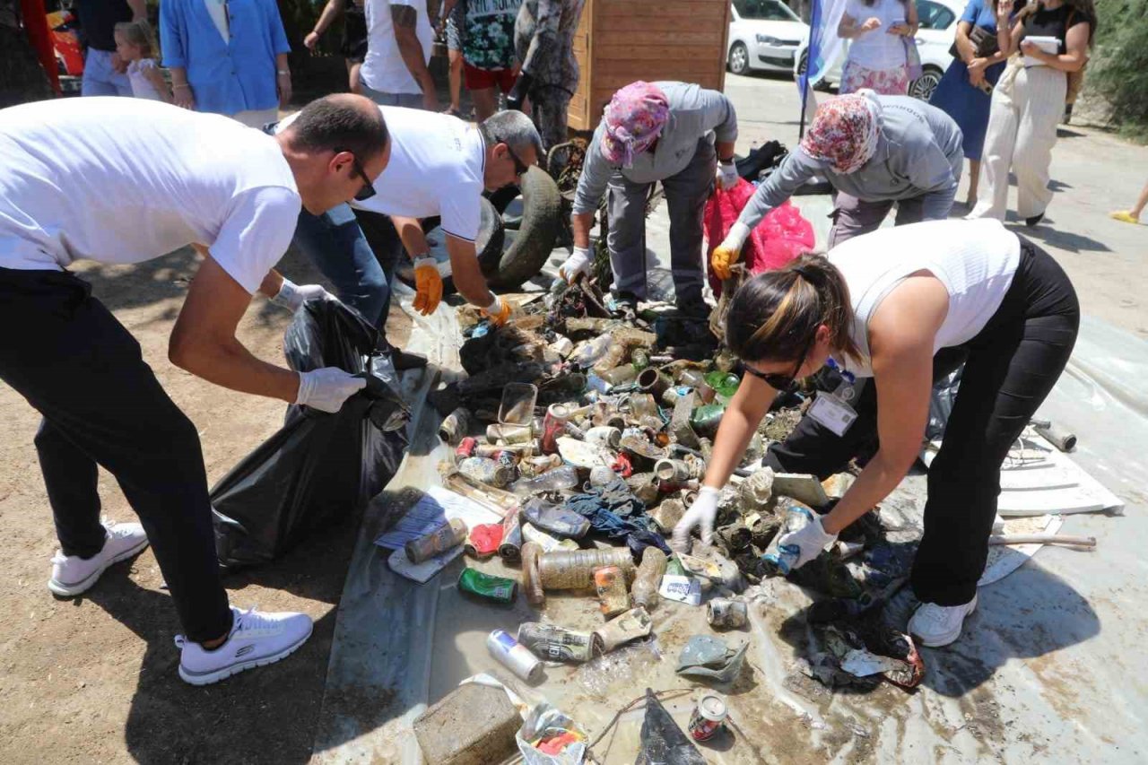 Deniz dibinden çıkanlar vatandaşları şok etti