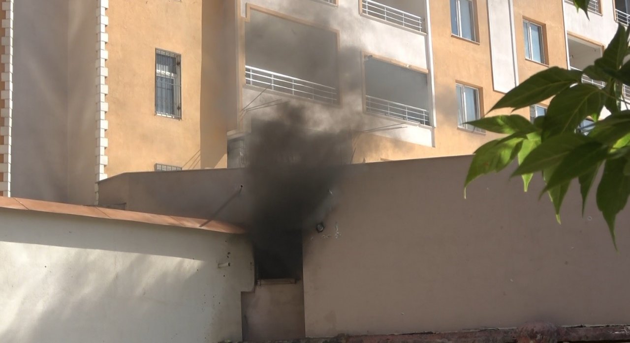 Tekstil atölyesinde çıkan yangın korkuttu